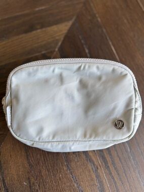 Lululemon belt bag